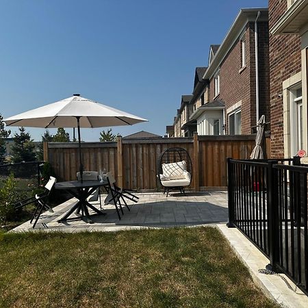 Luxury Basement Apartment In 오크빌 외부 사진